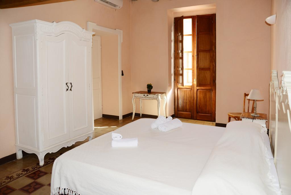 Hotel Il Corso 41 Openhouse à Bosa Extérieur photo